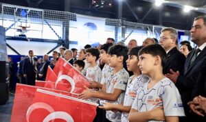 İBB’den Eğitime Bir Yatırım Daha: Zeytinburnu Merkezefendi Anadolu İmam Hatip Lisesi Spor Salonu Açıldı
